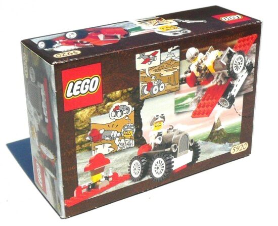 LEGO® Adventurers, La voiture chenille de l'île (5920) Toys Puissance 3