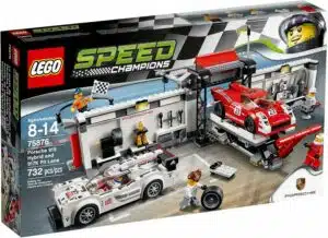 Le stand de la Porsche 919 Hybrid et 917K (75876)